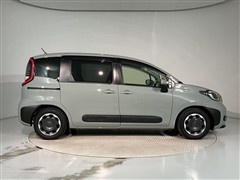 シエンタ HEV Z 7ニンノリ