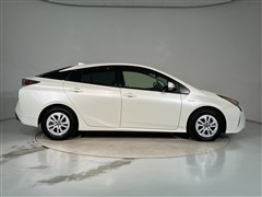 プリウス S セーフティプラス