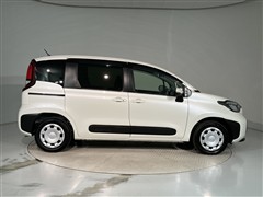 シエンタ HEV G 4WD 5ニンノリ