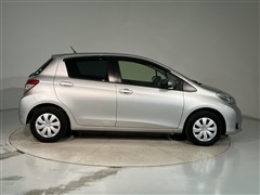 ヴィッツ F スマイルエディション