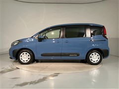 シエンタ HEV G 5ニンノリ