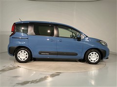 シエンタ HEV G 5ニンノリ