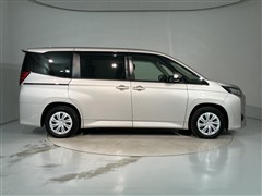 ノア HEV X 7ニンノリ