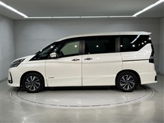 セレナ ハイウェイスター V 8ニンノリ