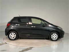 ヴィッツ F LEDエディション