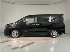 ヴォクシーHV ZSキラメキ3 7ニン