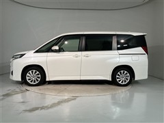 ノア HEV Z 7ニンノリ