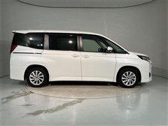 ノア HEV Z 7ニンノリ