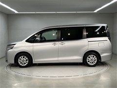 ヴォクシー V 8ニンノリ