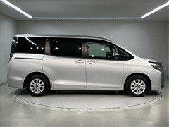 ヴォクシー V 8ニンノリ