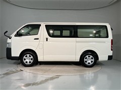 ハイエースV DX 5ドア 3/6ニン