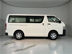 ハイエースV DX 5ドア 3/6ニン