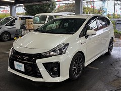 トヨタ プリウスアルファSツーリンGRスポー