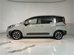 シエンタ HEV Z 7ニンノリ