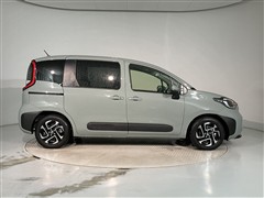 シエンタ HEV Z 7ニンノリ