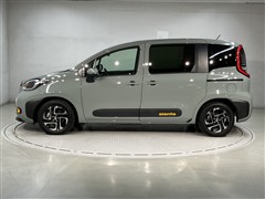 シエンタ HEV Z 5ニンノリ