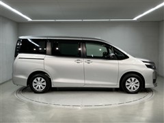 ヴォクシー X 7ニンノリ