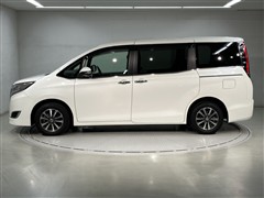 エスクァイア Xi 8ニンノリ