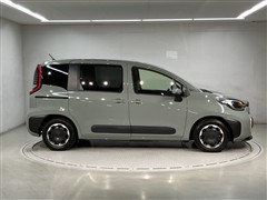 シエンタ HEV Z 5ニンノリ