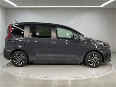 シエンタ HEV Z 7ニンノリ