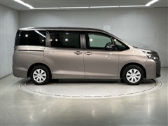 ヴォクシー X 8ニンノリ