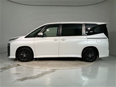 ヴォクシー HEV S-G 7ニンノリ