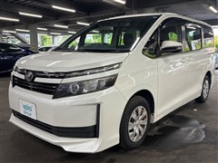 トヨタ ヴォクシー X 8ニンノリ