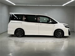 ヴォクシー ZS GRスポーツ