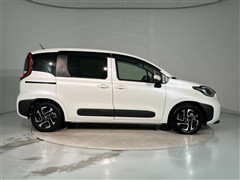 シエンタ HEV Z 7ニンノリ