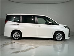 ノア HEV S-G 7ニンノリ