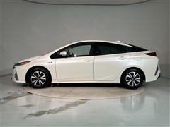 プリウス PHV A