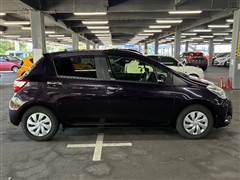 ヴィッツ 1.3F セーフティED2