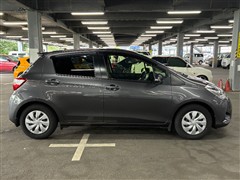 ヴィッツ 1.3F