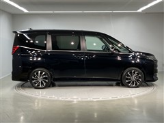 ノア HEV S-Z
