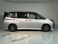 ヴォクシー HEV S-G 8ニンノリ