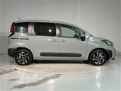 シエンタ HEV G 7ニンノリ