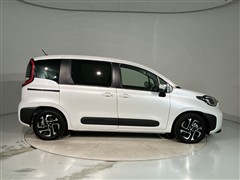 シエンタ HEV Z 7ニンノリ