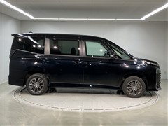 ヴォクシー S-G 4WD 8ニンノリ