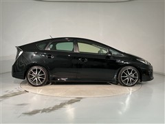 プリウス SツーリングSEL G's