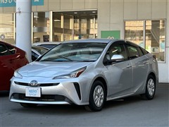 トヨタ　プリウス S