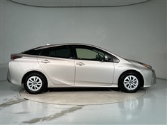 プリウス S セーフティプラス