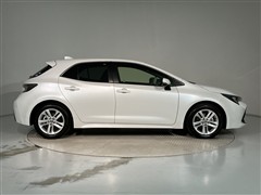 カローラスポ HV G