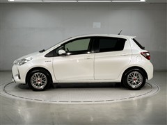 ヴィッツ ハイブリッド F