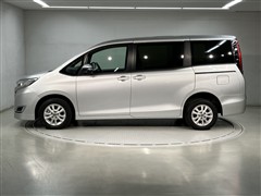 ノア G 4WD 8ニンノリ