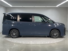 ヴォクシー HEV S-G 8ニンノリ