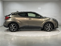 C-HR ハイブリッド G