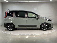 シエンタ HEV Z 5ニンノリ