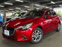 マツダ デミオ 13S ノーブルクリムゾン