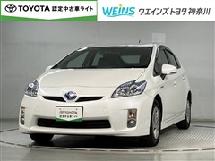 プリウス S