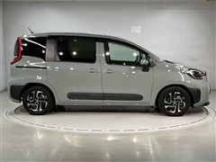 シエンタ HEV Z 7ニンノリ